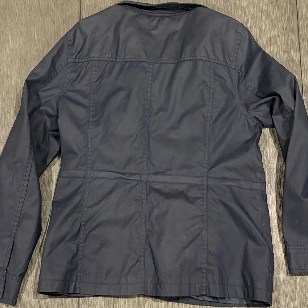 Tommy Hilfiger Men’s Navy Jacket with Gold buttons size Medium